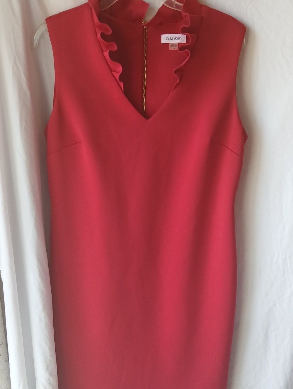 Stunning!Calvin Klein Sleeveless Red Ruffle V-Neck Sheath Dress